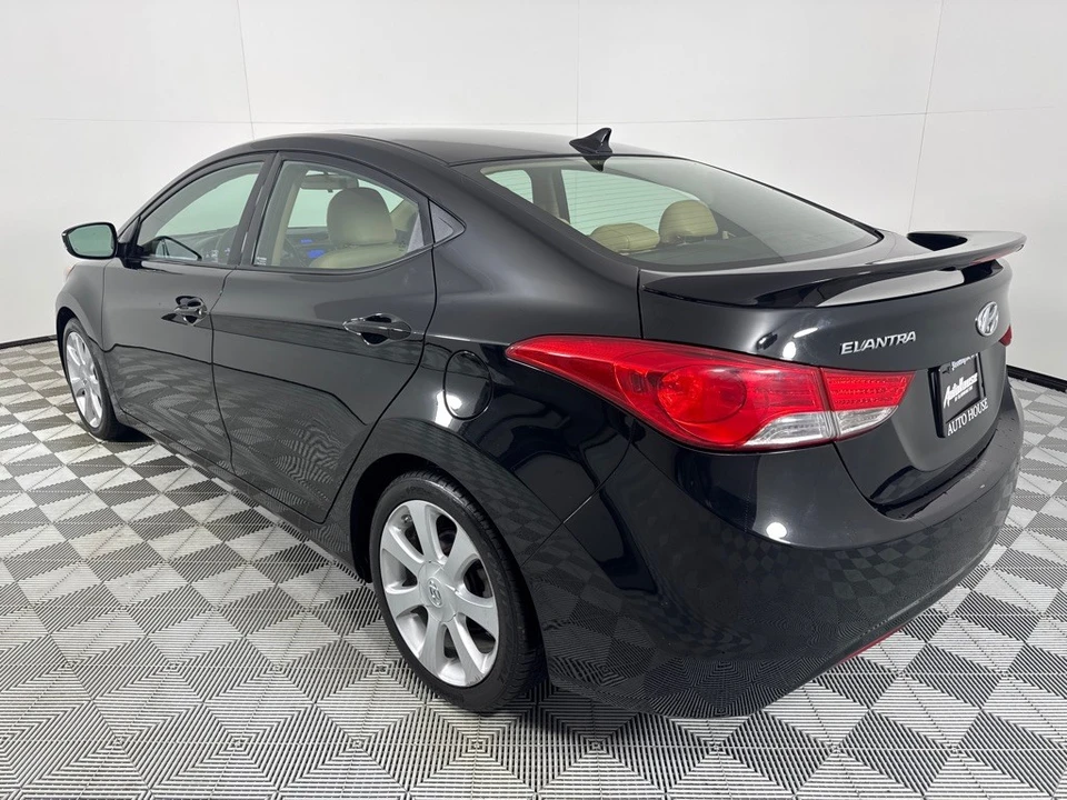 2013 Hyundai Elantra - Image 8 of 12