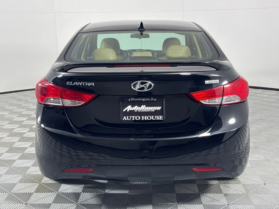 2013 Hyundai Elantra - Image 6 of 12