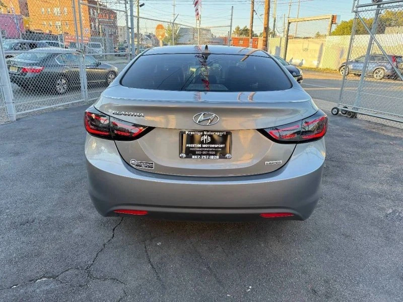 2013 Hyundai Elantra - Image 5 of 12