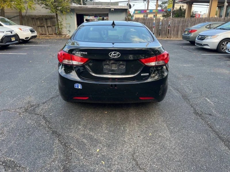 2013 Hyundai Elantra - Image 6 of 12