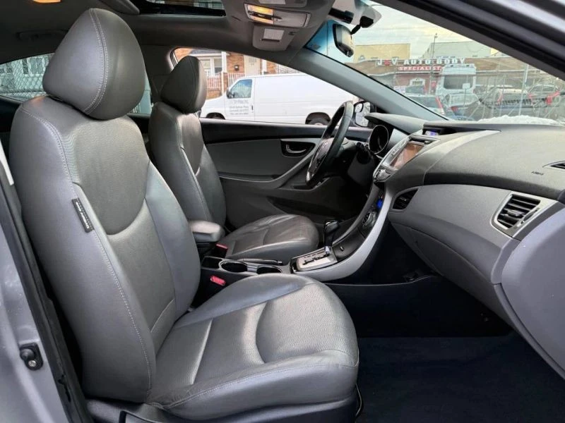 2013 Hyundai Elantra - Image 11 of 12