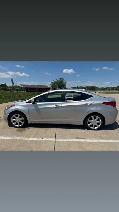 2013 Hyundai Elantra - Image 2 of 12