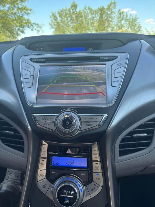 2013 Hyundai Elantra - Image 11 of 12