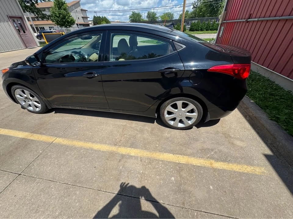 2013 Hyundai Elantra - Image 3 of 8