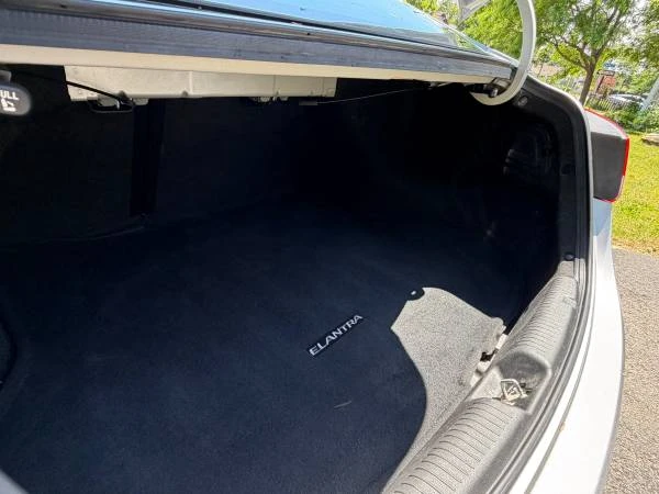 2013 Hyundai Elantra - Image 12 of 26