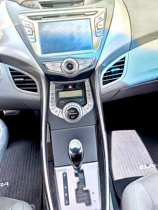 2013 Hyundai Elantra - Image 13 of 21