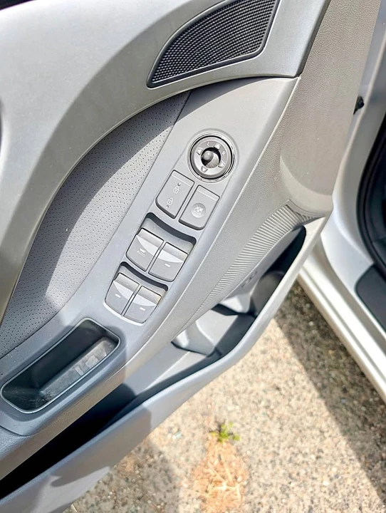 2013 Hyundai Elantra - Image 18 of 21