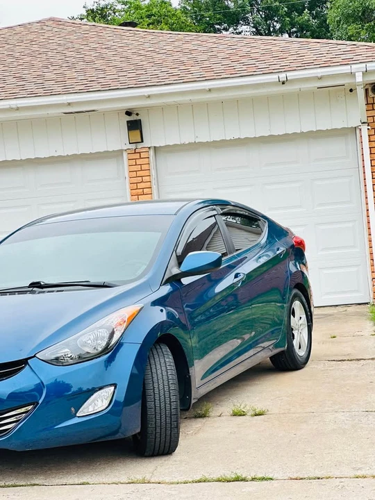 2013 Hyundai Elantra - Image 11 of 14