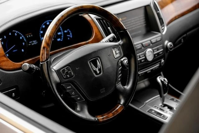 2013 Hyundai Equus - Image 18 of 21
