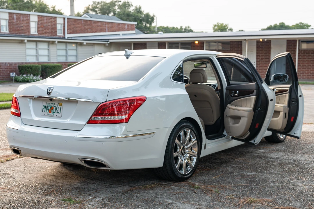 2013 Hyundai Equus - Image 13 of 31