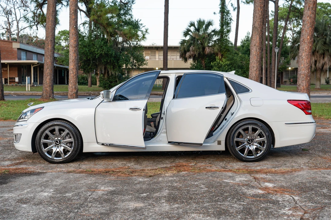 2013 Hyundai Equus - Image 12 of 31