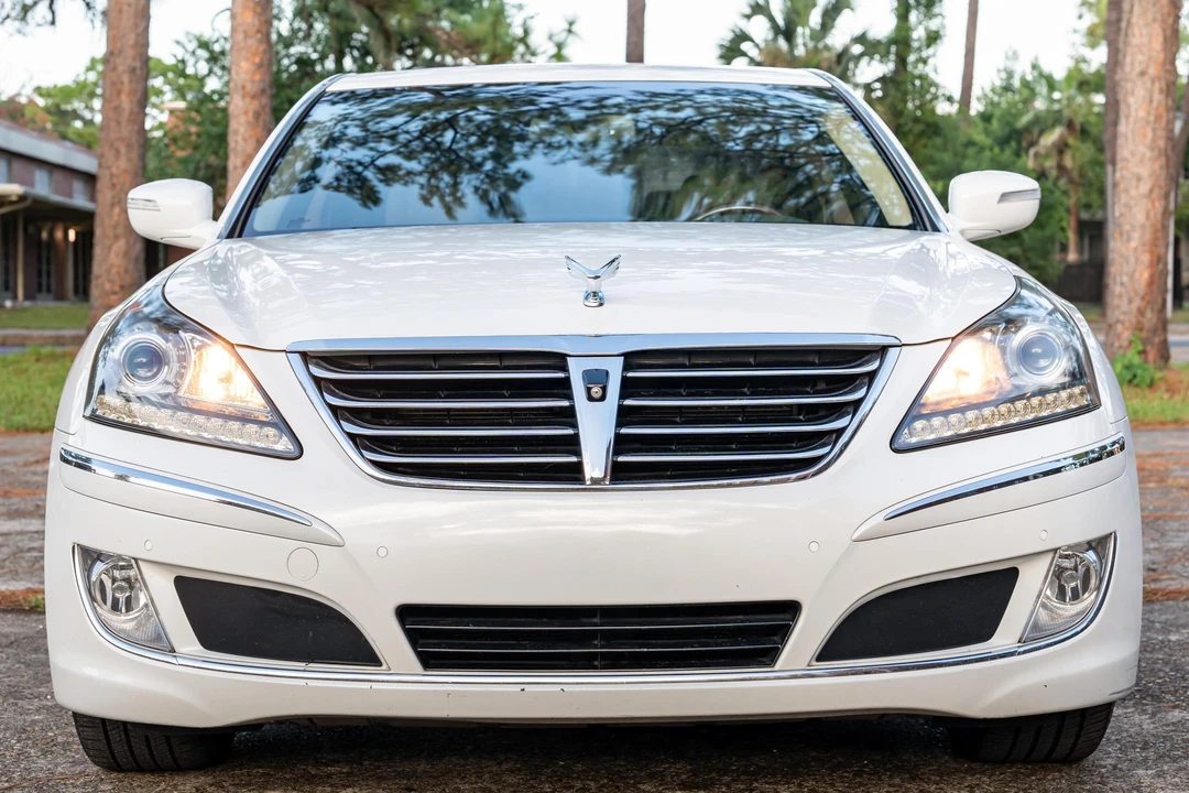 2013 Hyundai Equus - Image 2 of 31