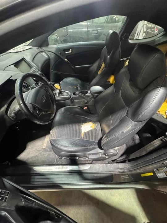 2013 Hyundai Genesis - Image 7 of 8