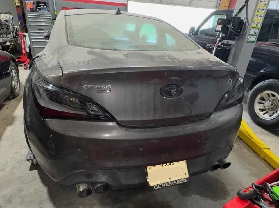 2013 Hyundai Genesis - Image 5 of 8