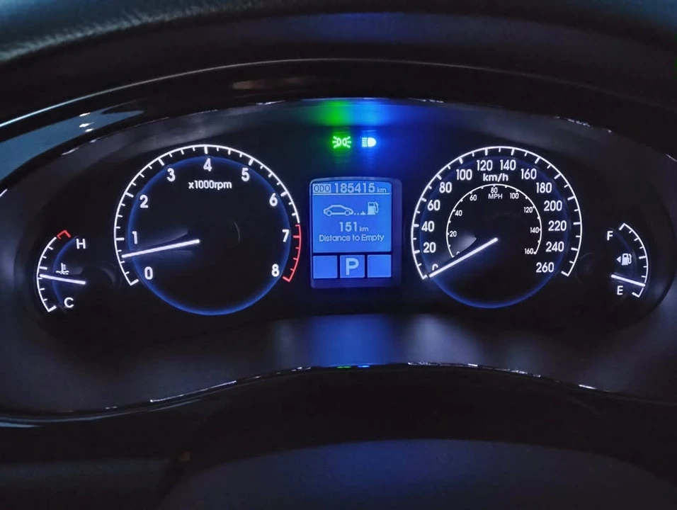 2013 Hyundai Genesis - Image 6 of 10
