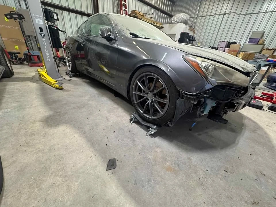 2013 Hyundai Genesis - Image 2 of 8