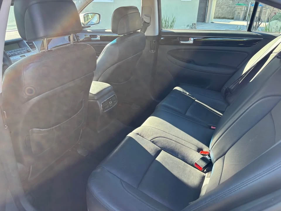 2013 Hyundai Genesis - Image 4 of 6