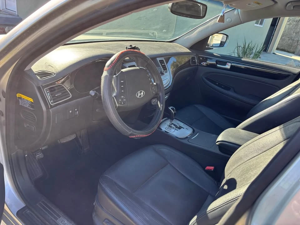 2013 Hyundai Genesis - Image 3 of 6