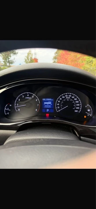 2013 Hyundai Genesis - Image 12 of 16