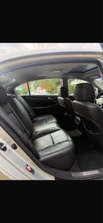 2013 Hyundai Genesis - Image 10 of 16