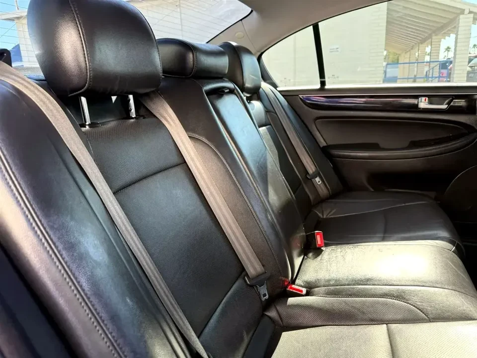 2013 Hyundai Genesis - Image 5 of 7