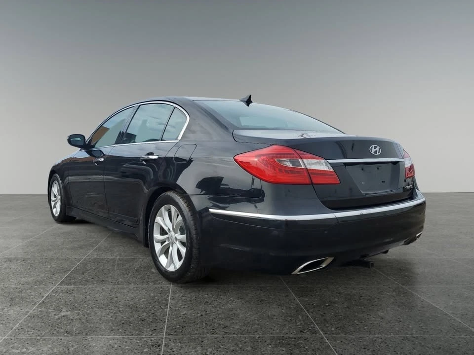 2013 Hyundai Genesis - Image 5 of 15