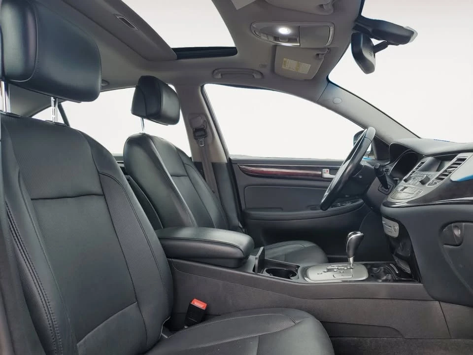 2013 Hyundai Genesis - Image 15 of 15