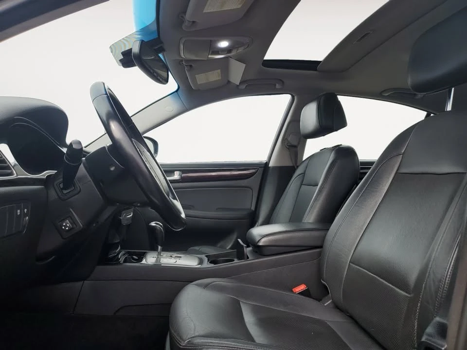 2013 Hyundai Genesis - Image 9 of 15