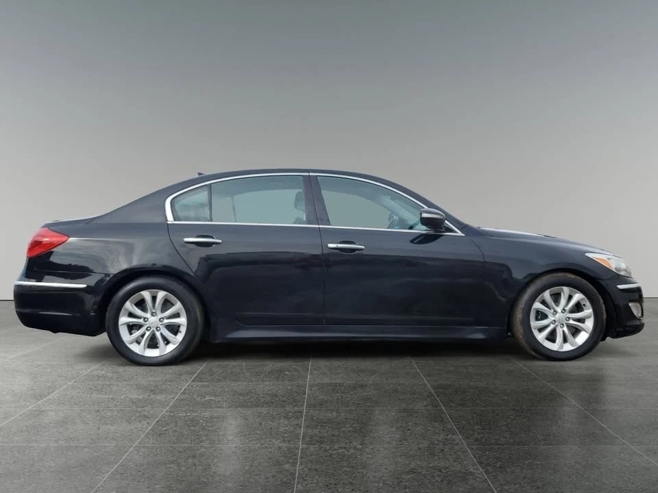 2013 Hyundai Genesis - Image 8 of 15