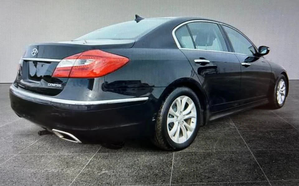 2013 Hyundai Genesis - Image 4 of 13