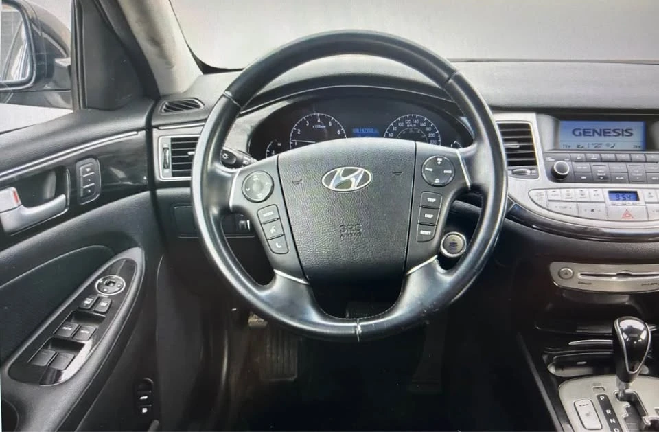 2013 Hyundai Genesis - Image 12 of 13