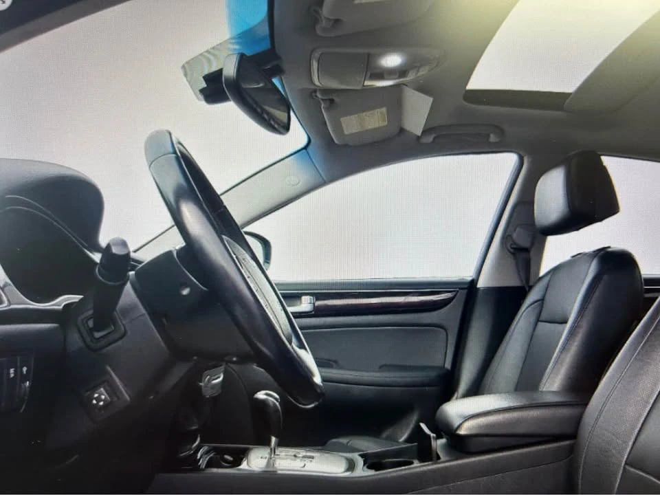 2013 Hyundai Genesis - Image 10 of 13