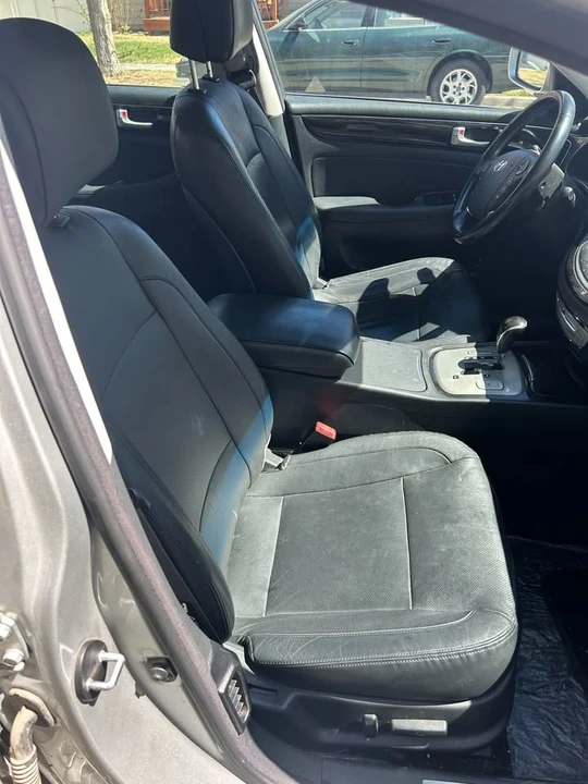 2013 Hyundai Genesis - Image 4 of 4