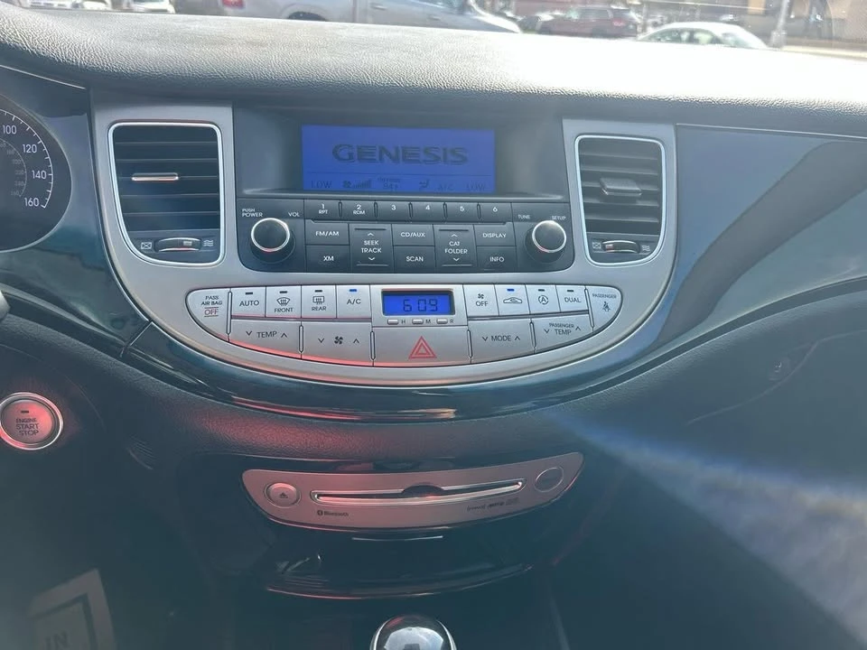 2013 Hyundai Genesis - Image 17 of 20
