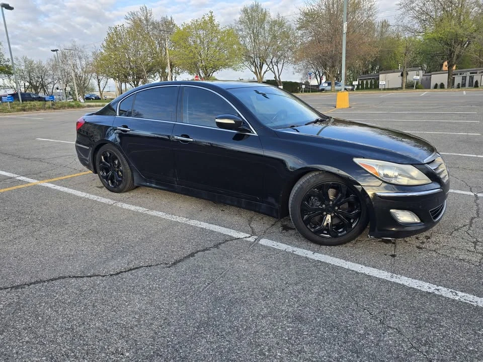 2013 Hyundai Genesis - Image 2 of 16
