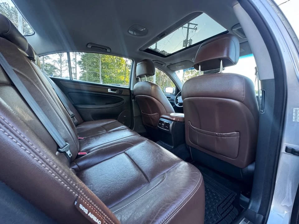 2013 Hyundai Genesis - Image 9 of 19