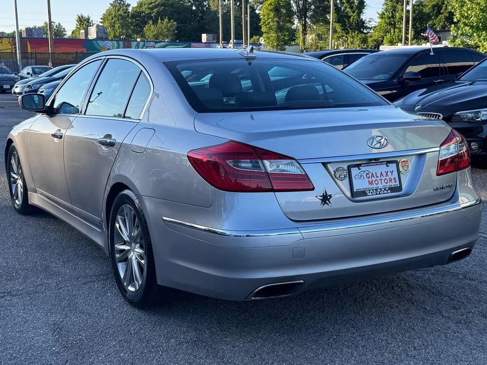 2013 Hyundai Genesis - Image 7 of 19