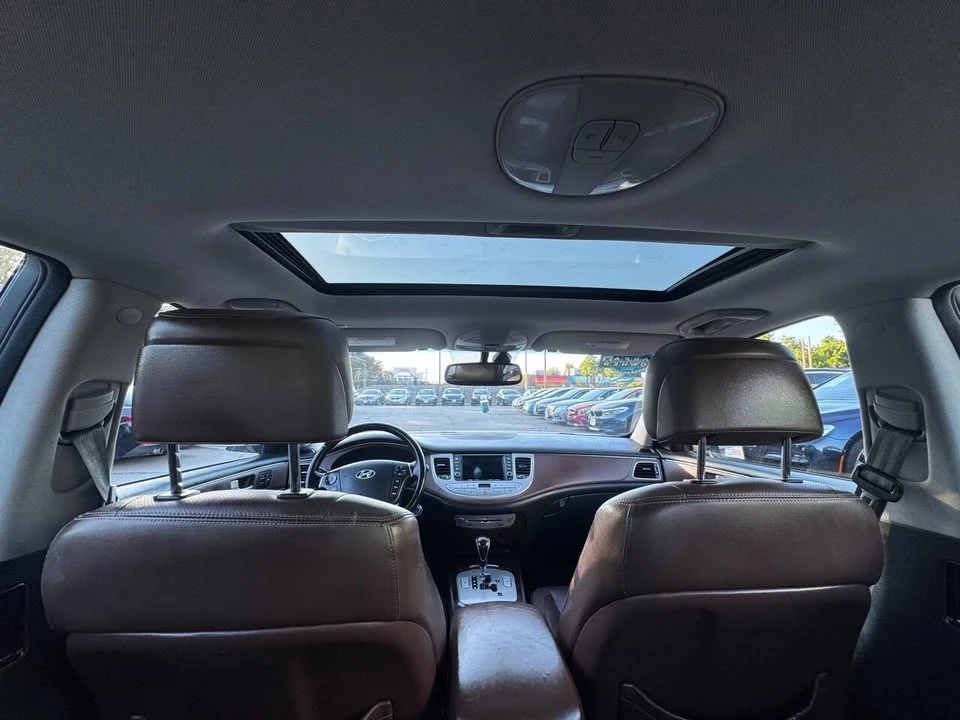 2013 Hyundai Genesis - Image 13 of 19