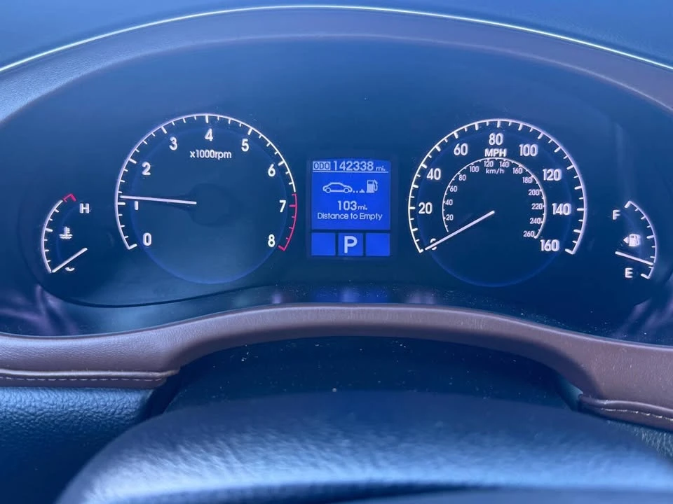 2013 Hyundai Genesis - Image 18 of 19