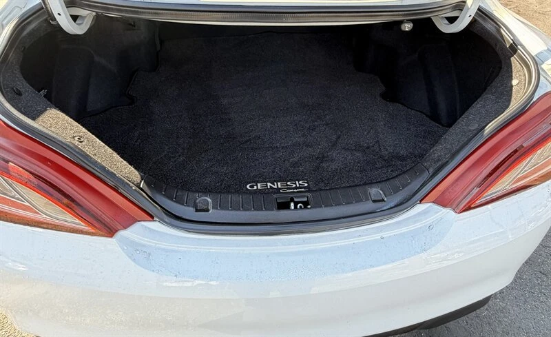 2013 Hyundai Genesis Coupe - Image 10 of 20