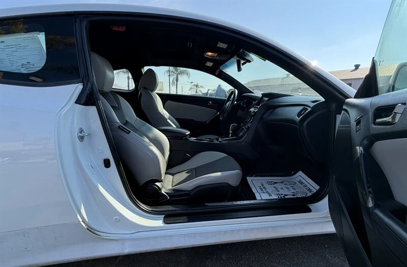 2013 Hyundai Genesis Coupe - Image 14 of 20