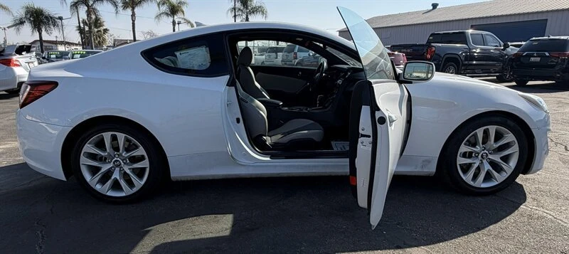 2013 Hyundai Genesis Coupe - Image 13 of 20