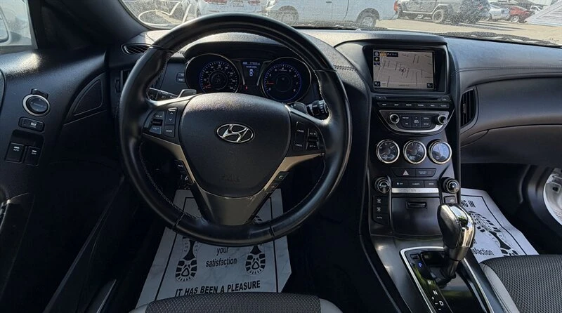 2013 Hyundai Genesis Coupe - Image 16 of 20