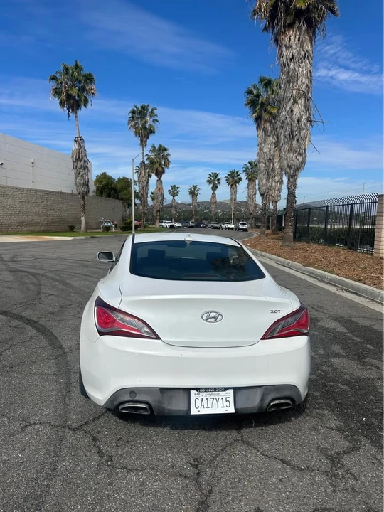 2013 Hyundai Genesis Coupe - Image 4 of 5