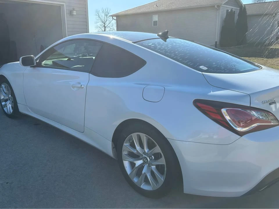 2013 Hyundai Genesis - Image 2 of 9