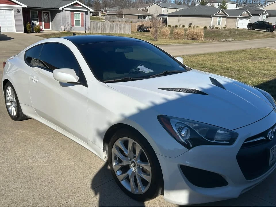 2013 Hyundai Genesis - Image 5 of 9