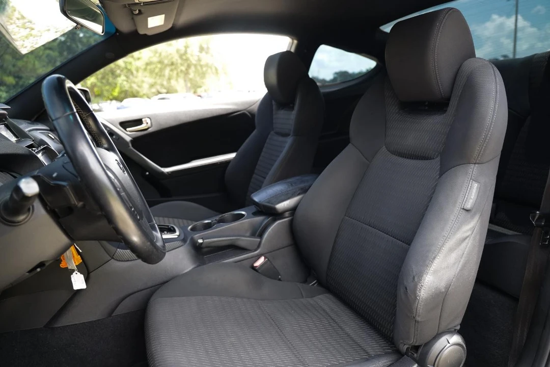 2013 Hyundai Genesis - Image 6 of 31