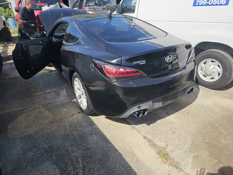2013 Hyundai Genesis Coupe - Image 8 of 9