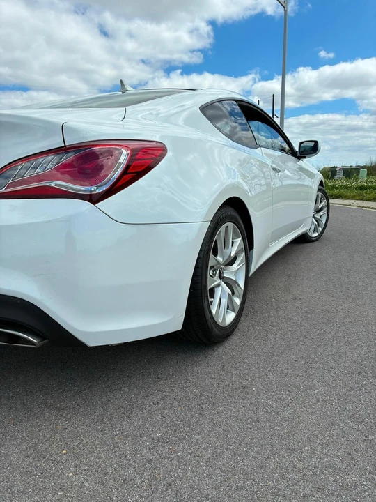 2013 Hyundai Genesis - Image 8 of 8
