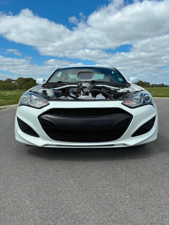 2013 Hyundai Genesis - Image 4 of 8
